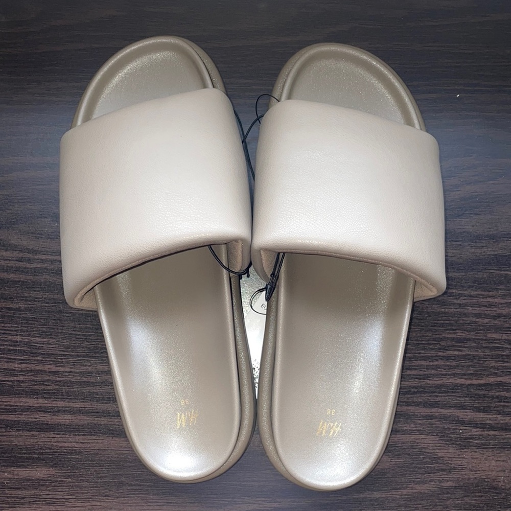 H&am slip ons - Picture 2 of 3